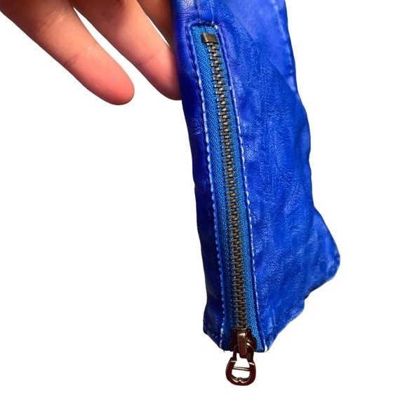 TCEC Royal Blue Faux Leather cropped Jacket. Size Medium. - Picture 7 of 8